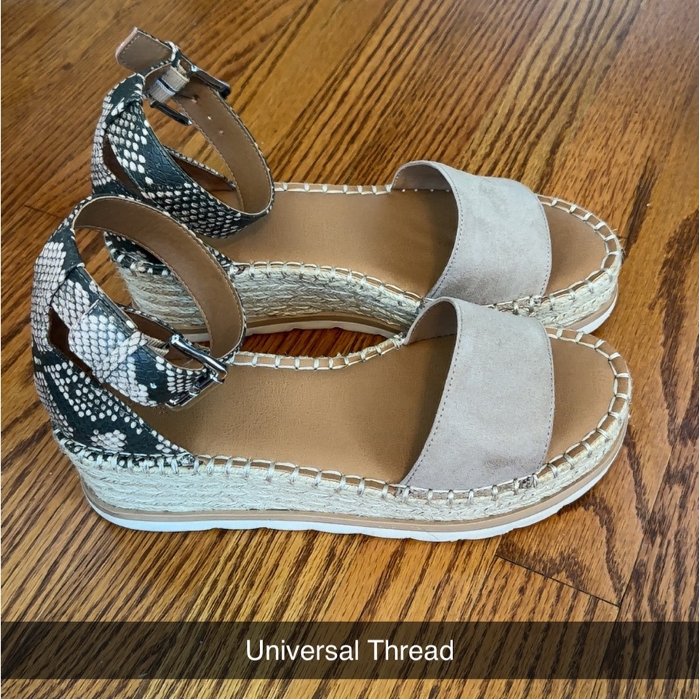 Universal Thread Jean Tan and Black Espadrille Sandals with Platform Sole